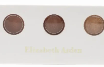 Elizabeth Arden Lip, Eye & Highlighter Palette with 2 lip glosses, 2 eyeshadows and 1 cream highlighter